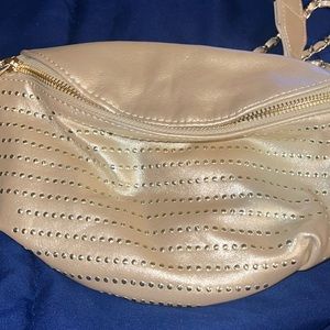 Nice bag you can wear it as a fanny pack or Crossbody bag.